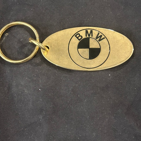 BMW Oval Gold Keyring - Picture 5 of 5